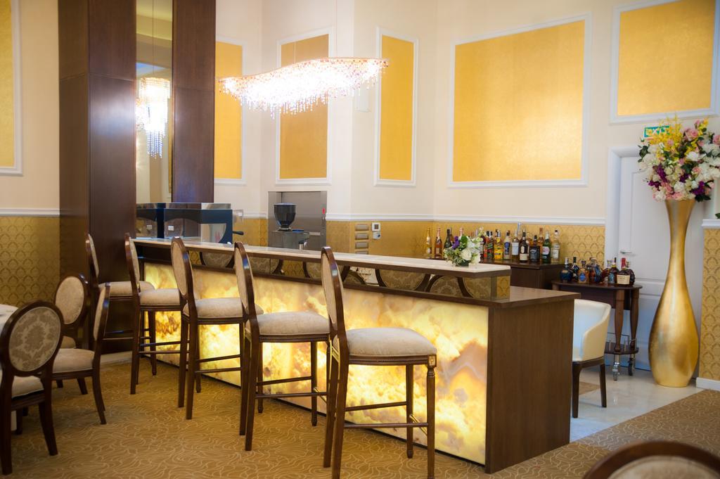 Best Western Hotel Lev Or I Bukarest Exteriör bild