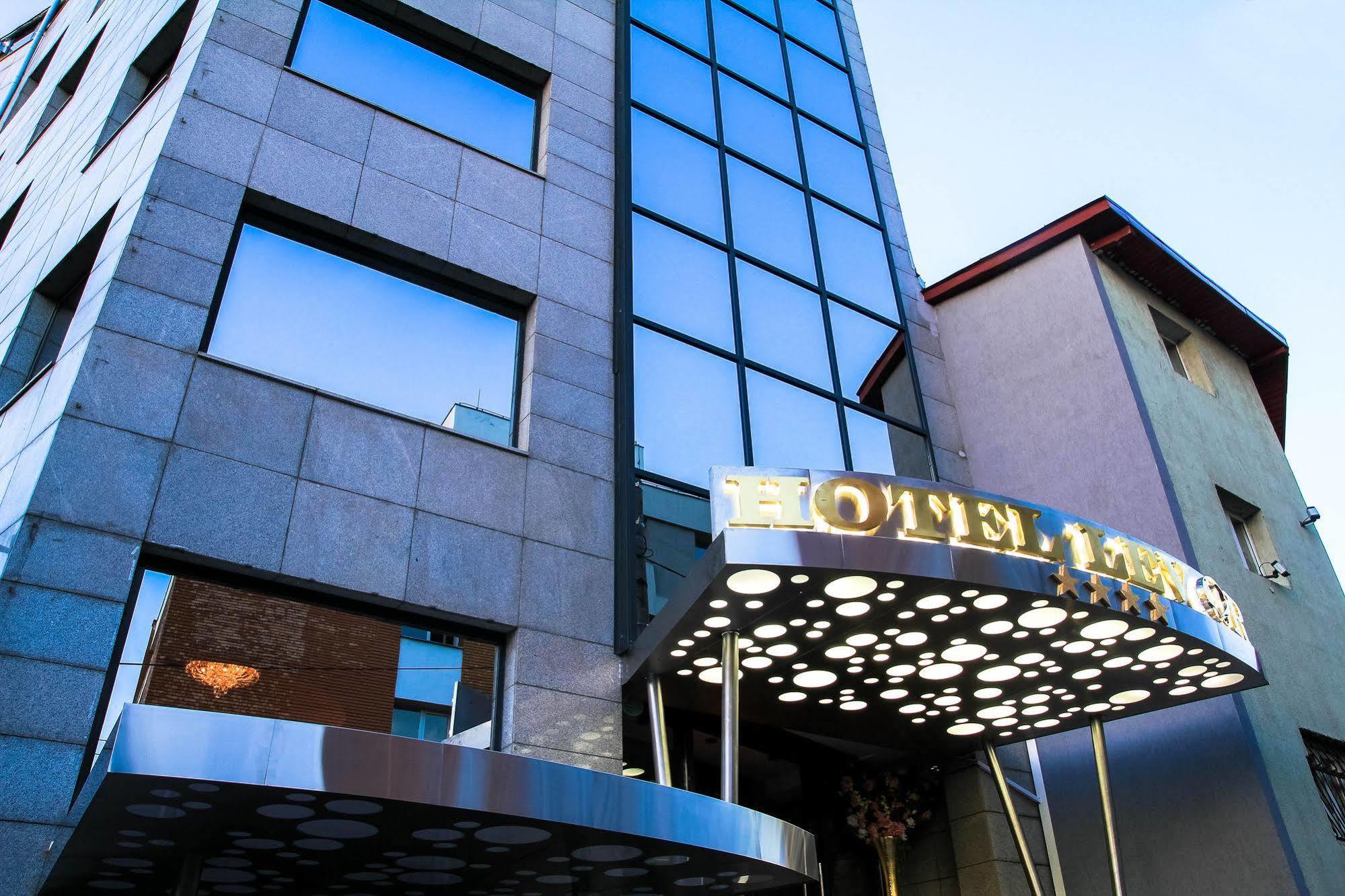 Best Western Hotel Lev Or I Bukarest Exteriör bild