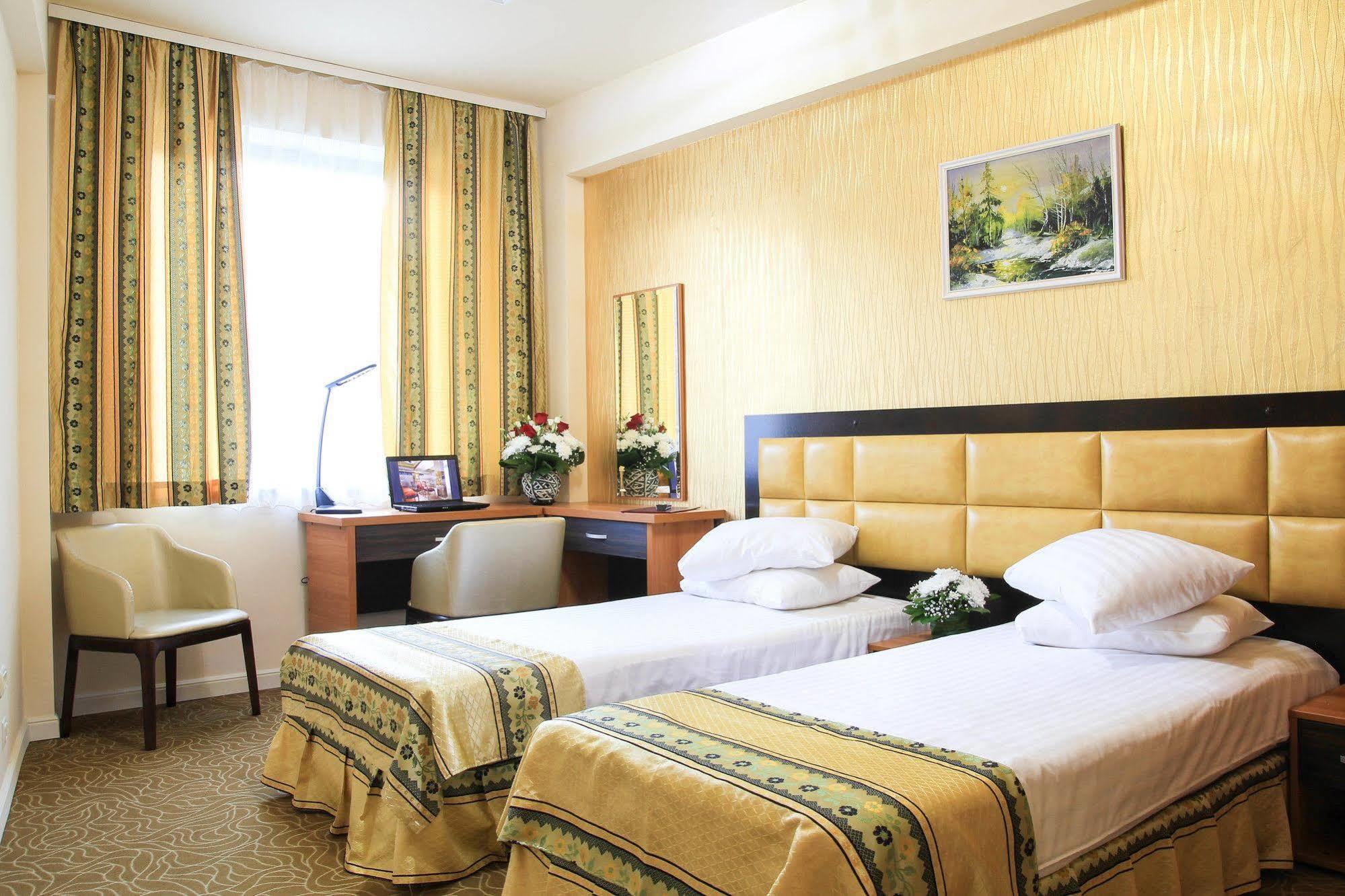 Best Western Hotel Lev Or I Bukarest Exteriör bild