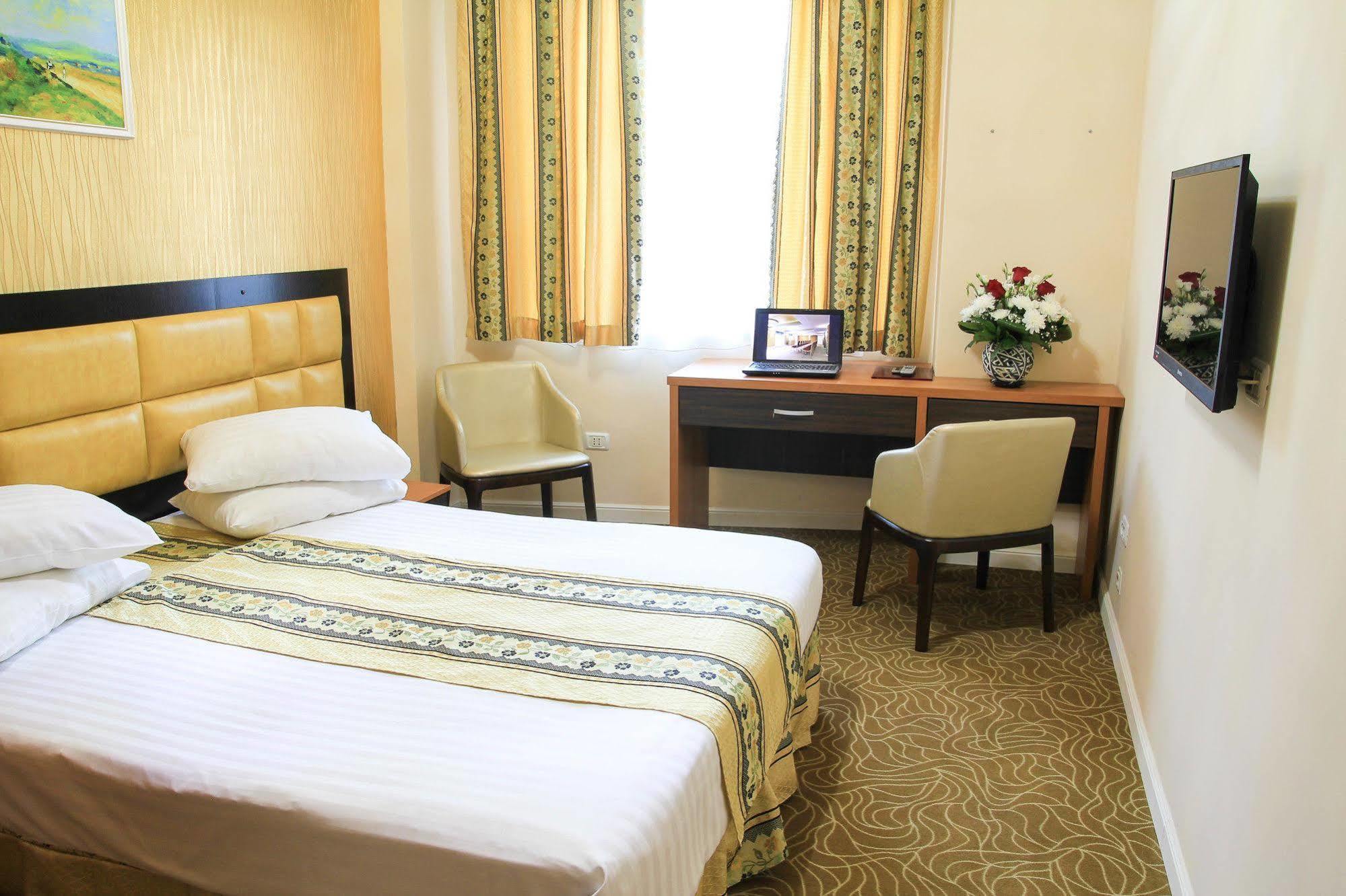 Best Western Hotel Lev Or I Bukarest Exteriör bild
