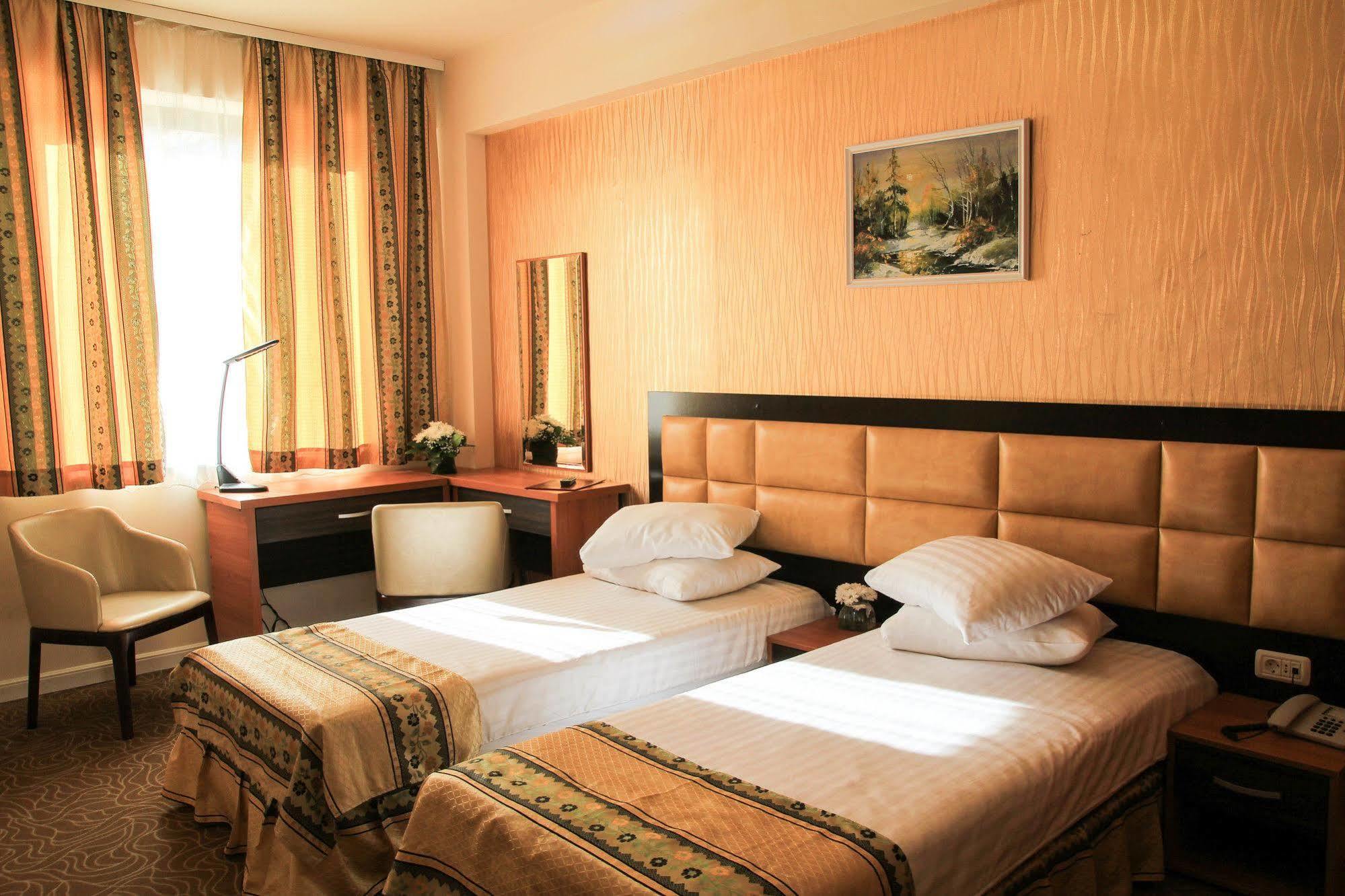 Best Western Hotel Lev Or I Bukarest Exteriör bild