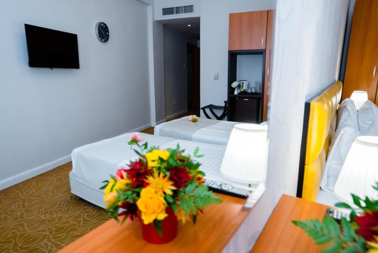 Best Western Hotel Lev Or I Bukarest Exteriör bild