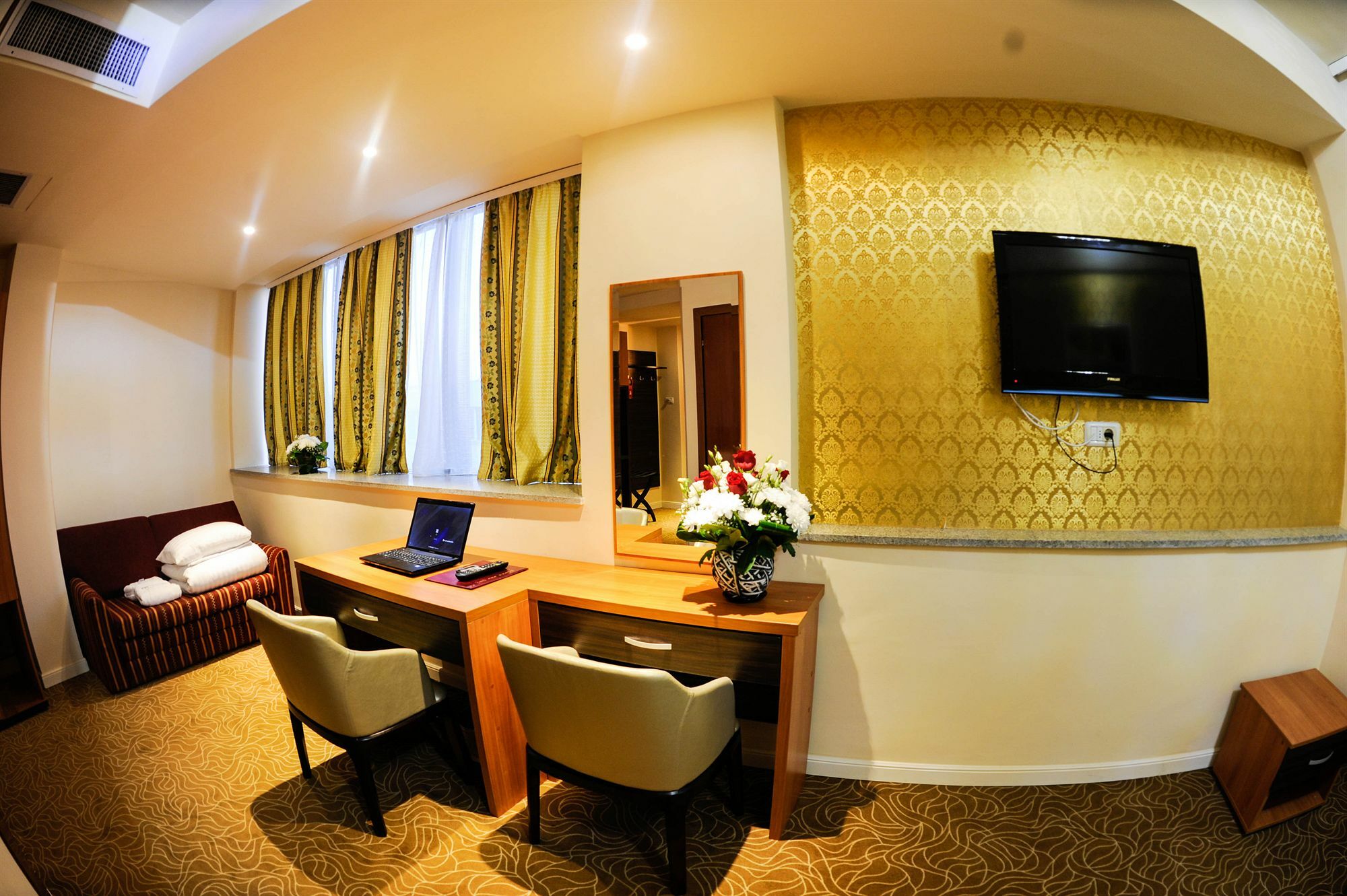 Best Western Hotel Lev Or I Bukarest Exteriör bild