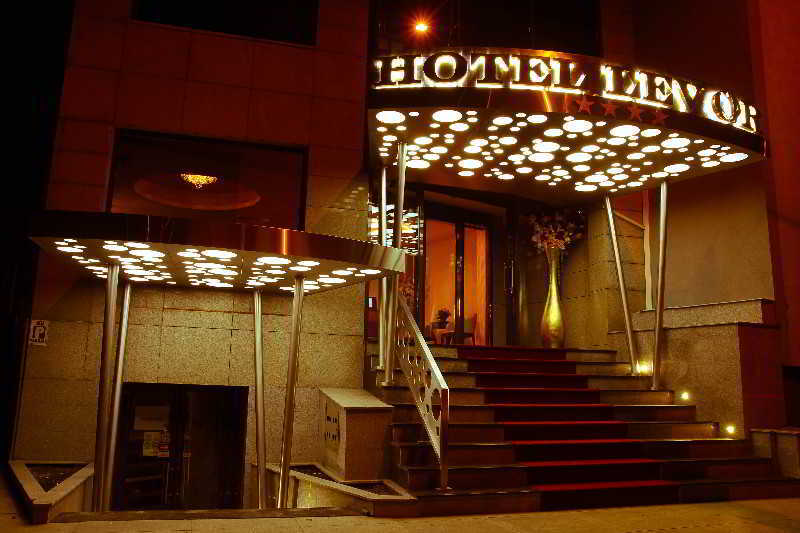 Best Western Hotel Lev Or I Bukarest Exteriör bild